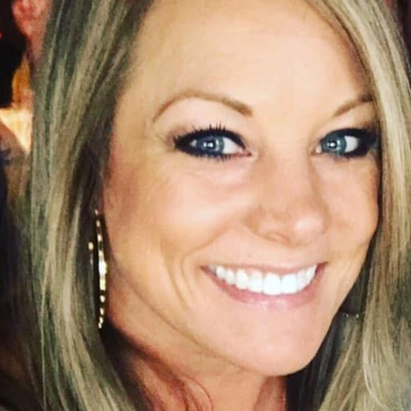 Meet your Posher, Hayley - Picture 1 of 1